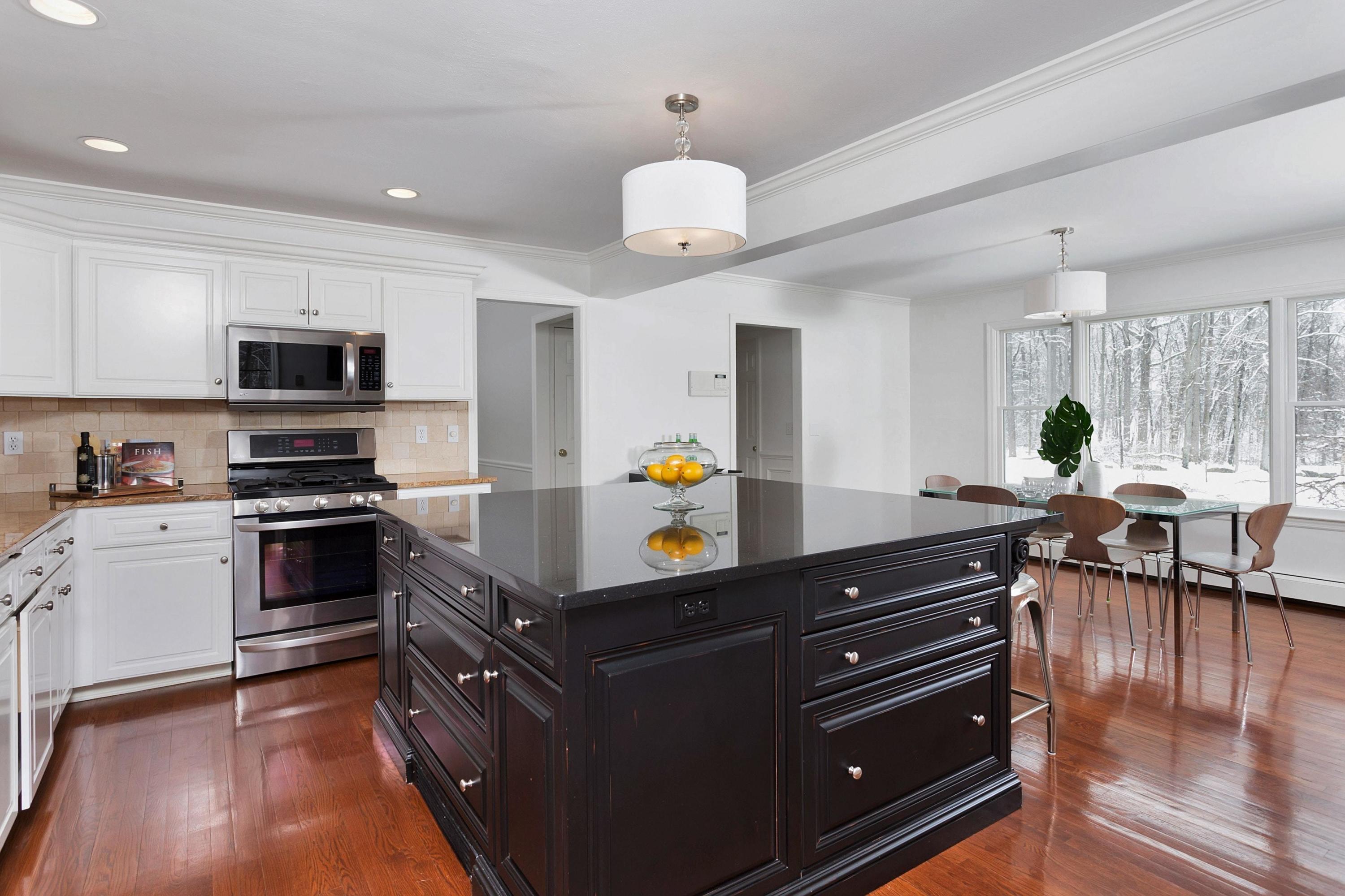 106 Briscoe Road New Canaan, CT 06840 - Photo 3 of 33 Kitchen