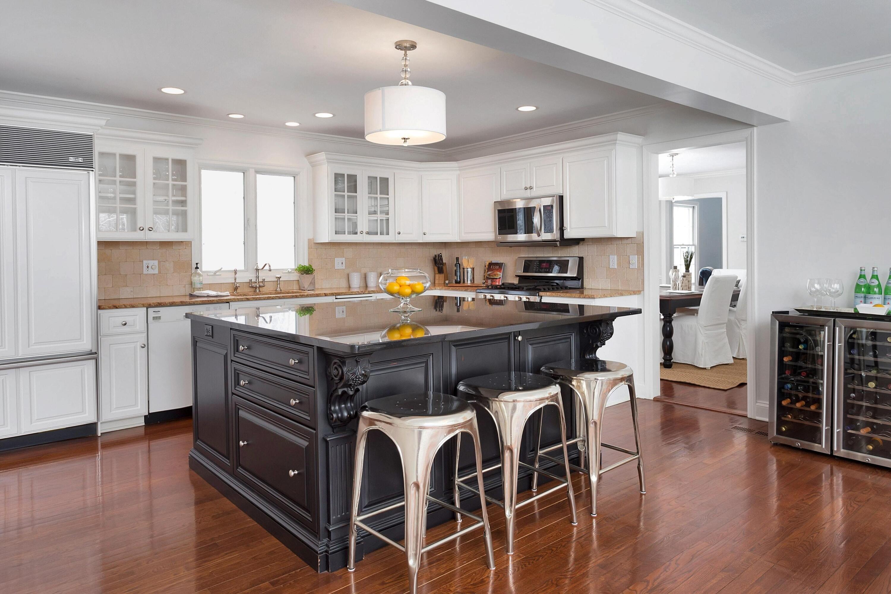 106 Briscoe Road New Canaan, CT 06840 - Photo 4 of 33 Kitchen