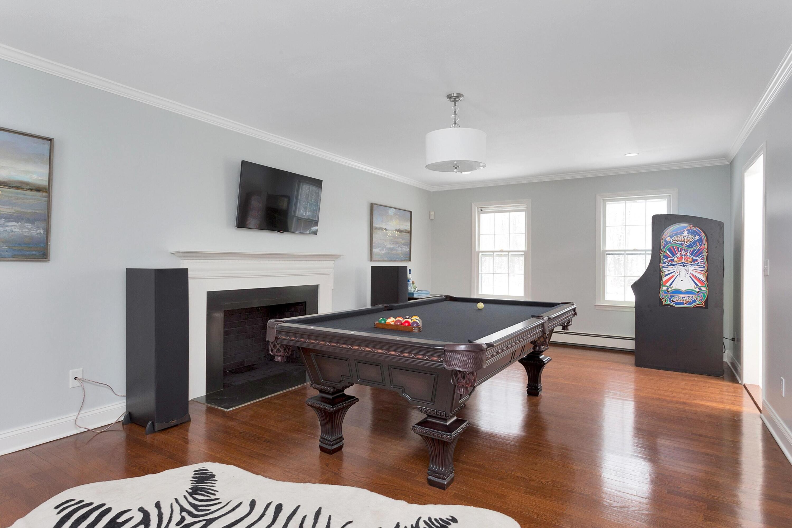106 Briscoe Road New Canaan, CT 06840 - Photo 8 of 33 Breakfast