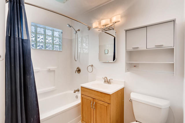 1725 Good Avenue Park Ridge, IL 60068 - Photo 14 of 24