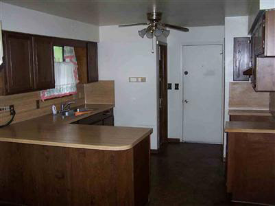 5493 Calkins Road Flint, MI 48532 - Photo 8 of 15 20135737-7.JPG