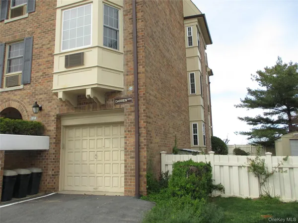 $2,850 | 207-25 Darren Drive, Unit 1802 | Bay Terrace