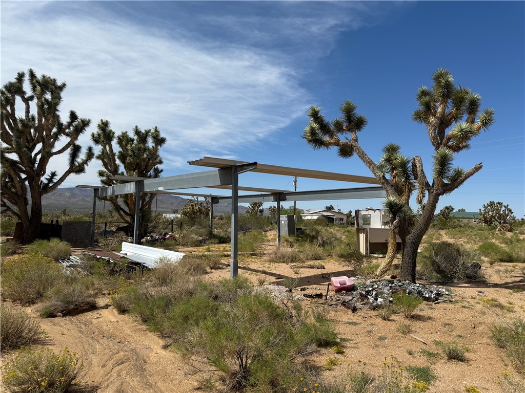 2834 West Rincon Road Meadview, AZ 86444 - Photo 4 of 8 Yard