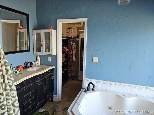 $360,000 | 6333 Luvin Road, Stover, MO 65078