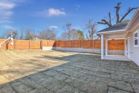 $330,000 | 923 West Collins Street, Denison, TX 75020