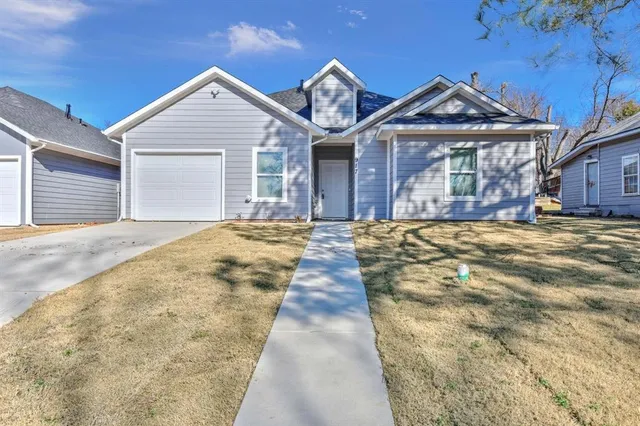 $330,000 | 923 West Collins Street, Denison, TX 75020