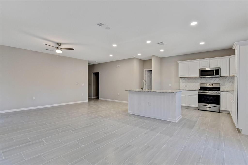 923 West Collins Street Denison, TX 75020 - Photo 5 of 20