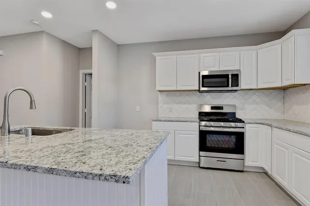 $330,000 | 923 West Collins Street, Denison, TX 75020