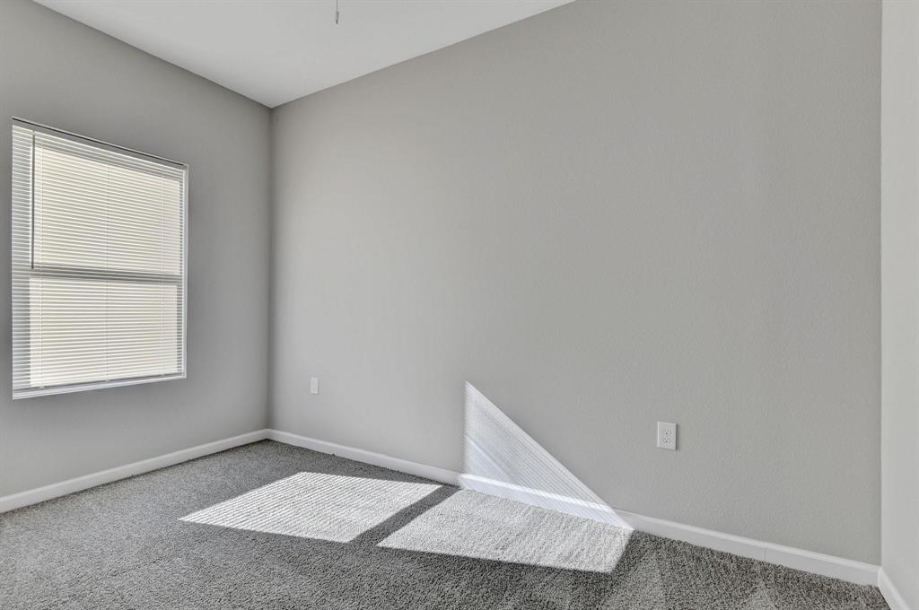 923 West Collins Street Denison, TX 75020 - Photo 9 of 20