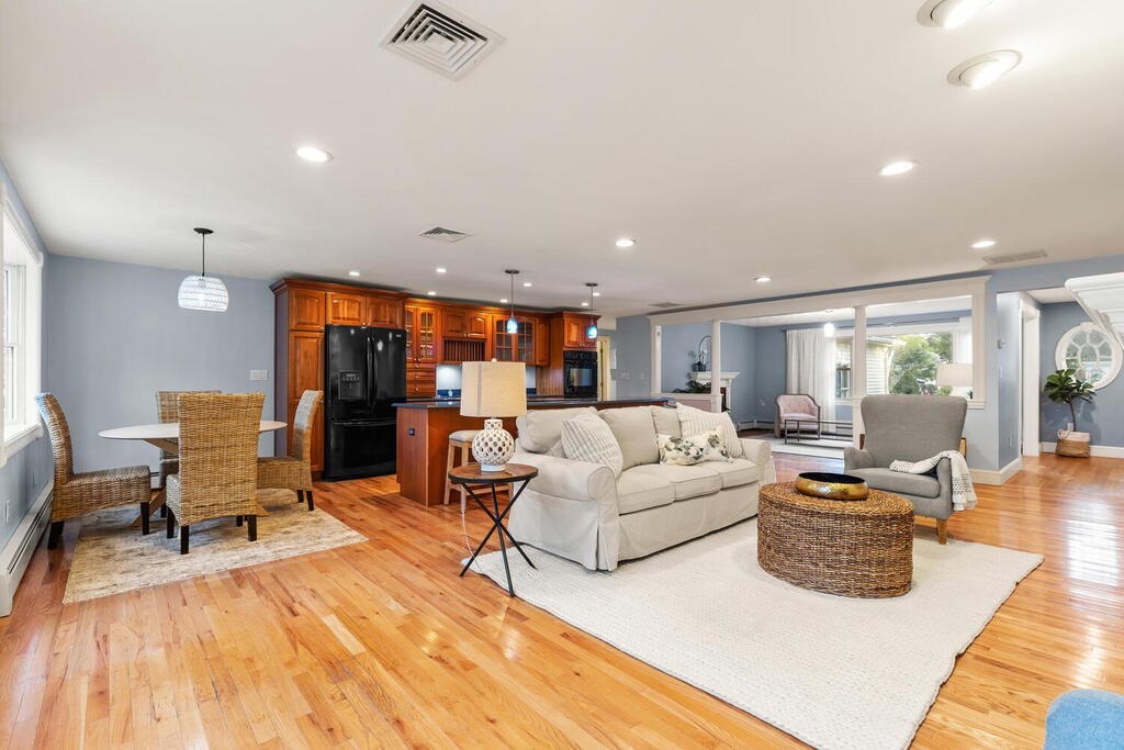 17 Riverdale Road Dedham, MA 02026 - Photo 12 of 36 Gallery Image 12