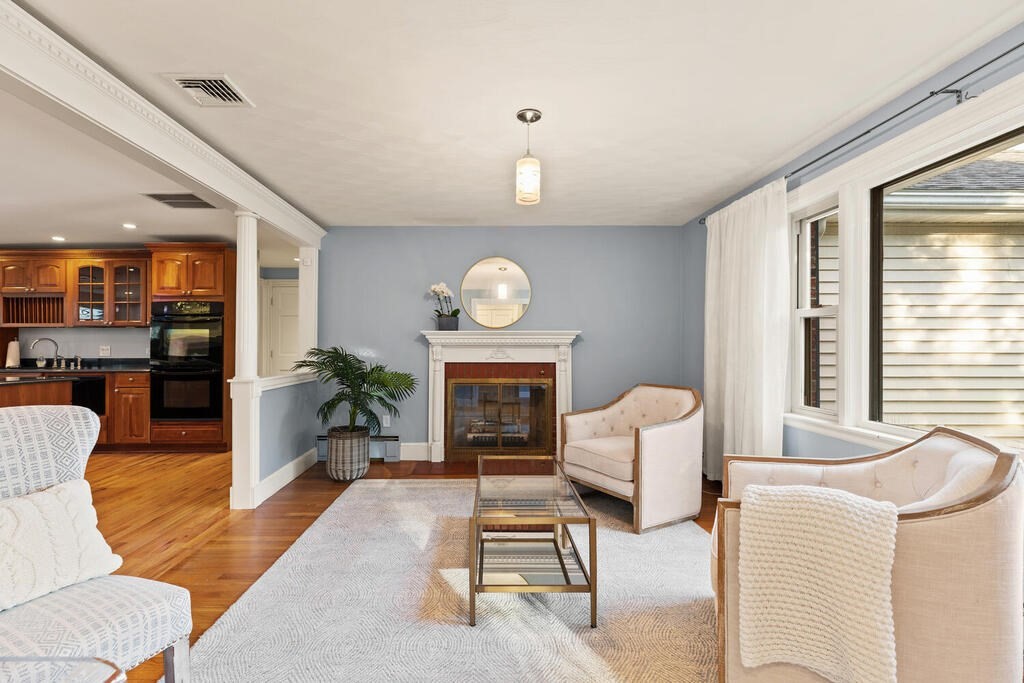17 Riverdale Road Dedham, MA 02026 - Photo 5 of 36 Gallery Image 5