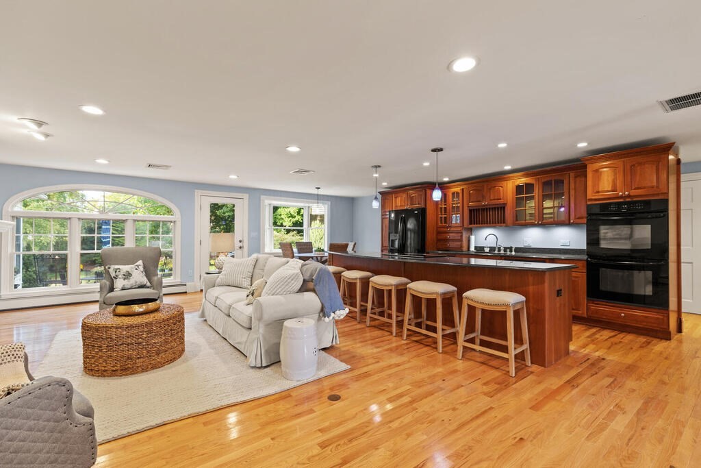 17 Riverdale Road Dedham, MA 02026 - Photo 10 of 36 Gallery Image 10