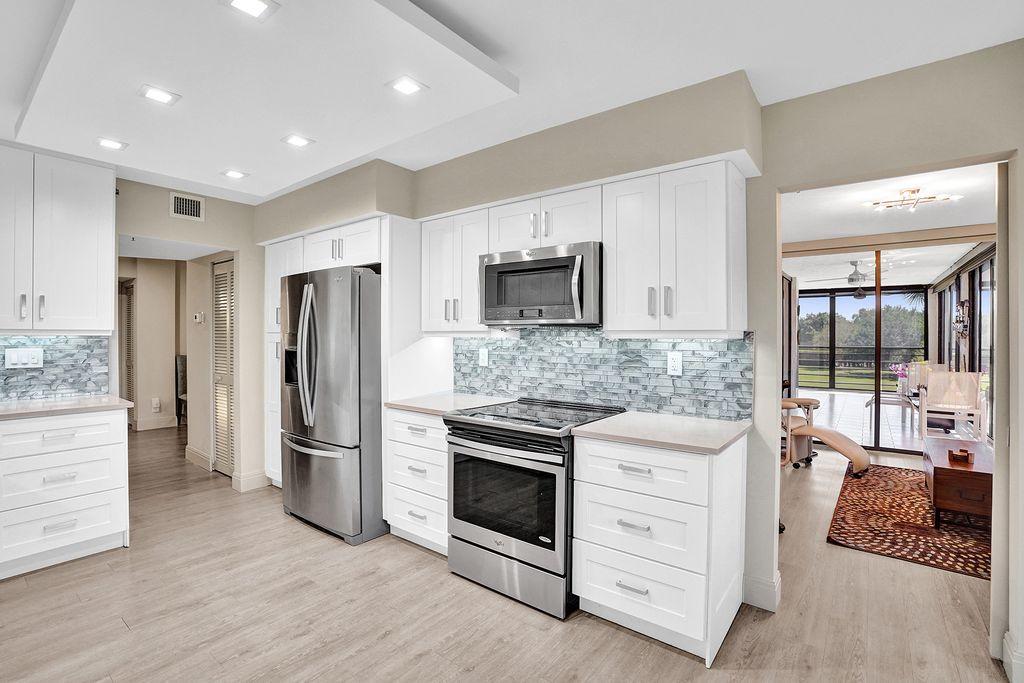 7580 Regency Lake Drive, Unit 301 Boca Raton, FL 33433 - Photo 23 of 50 DSC04680