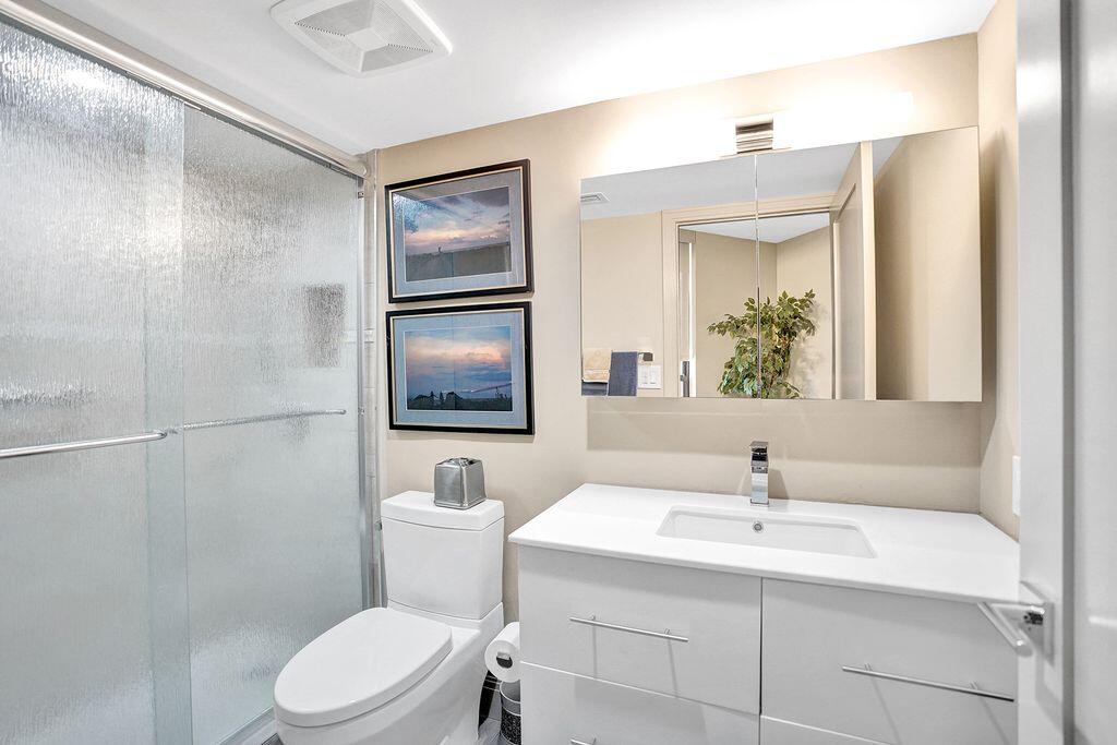 7580 Regency Lake Drive, Unit 301 Boca Raton, FL 33433 - Photo 29 of 50 DSC04635