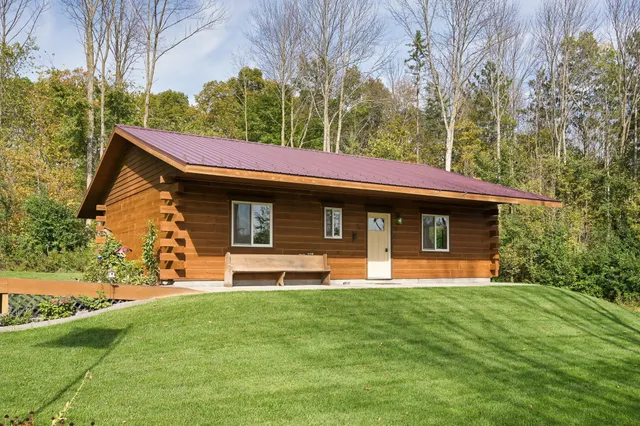 $625,000 | 2578 890th Avenue, Eau Galle, WI 54767