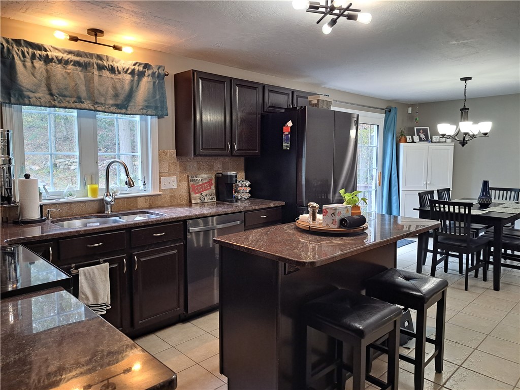 404 Congress Street Woonsocket, RI 02895 - Photo 4 of 23