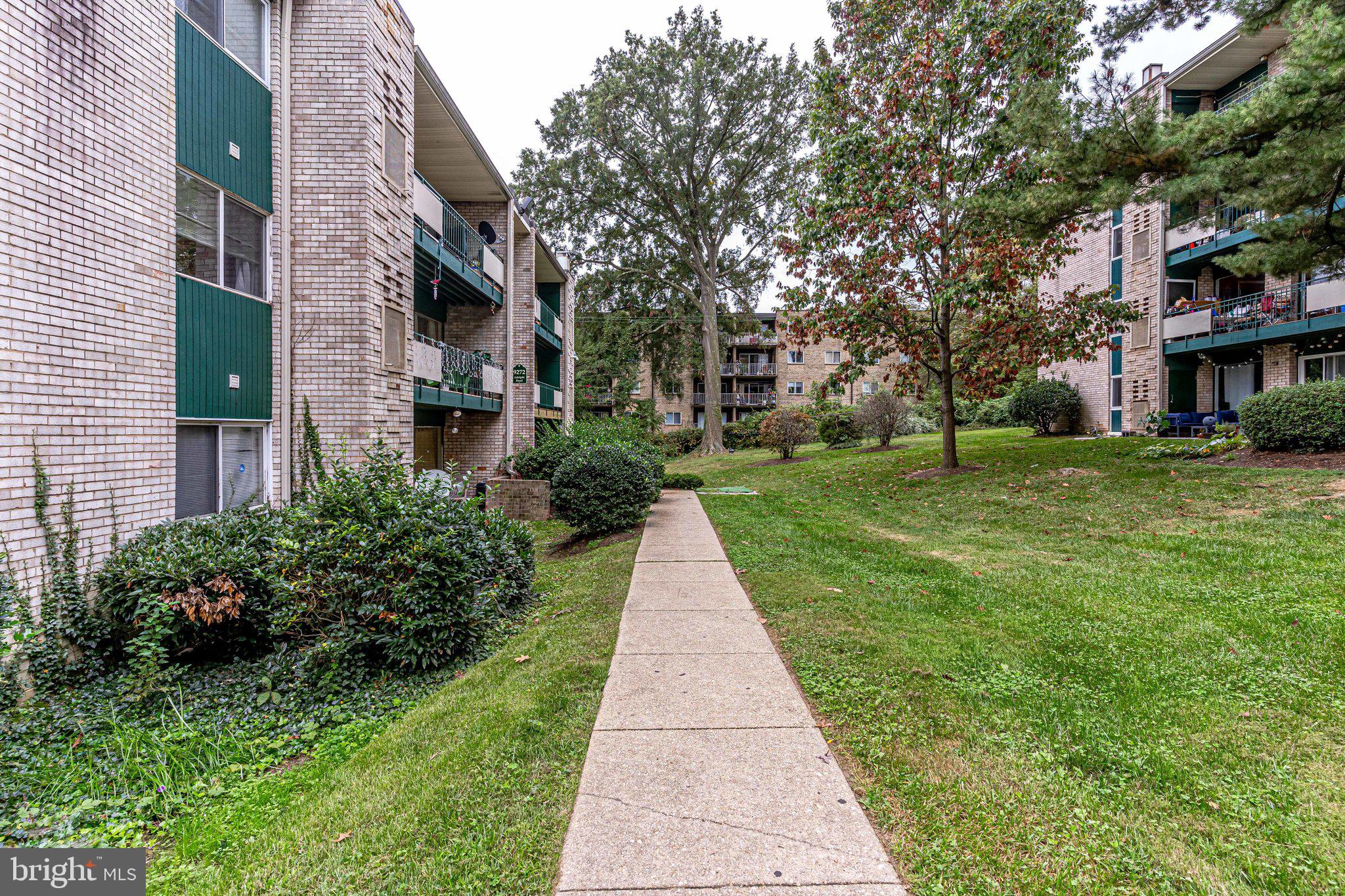 9272 Adelphi Road, Unit 92783 Hyattsville, MD 20783 - Photo 5 of 57 DR with recessed lighting & plenty of sunshine