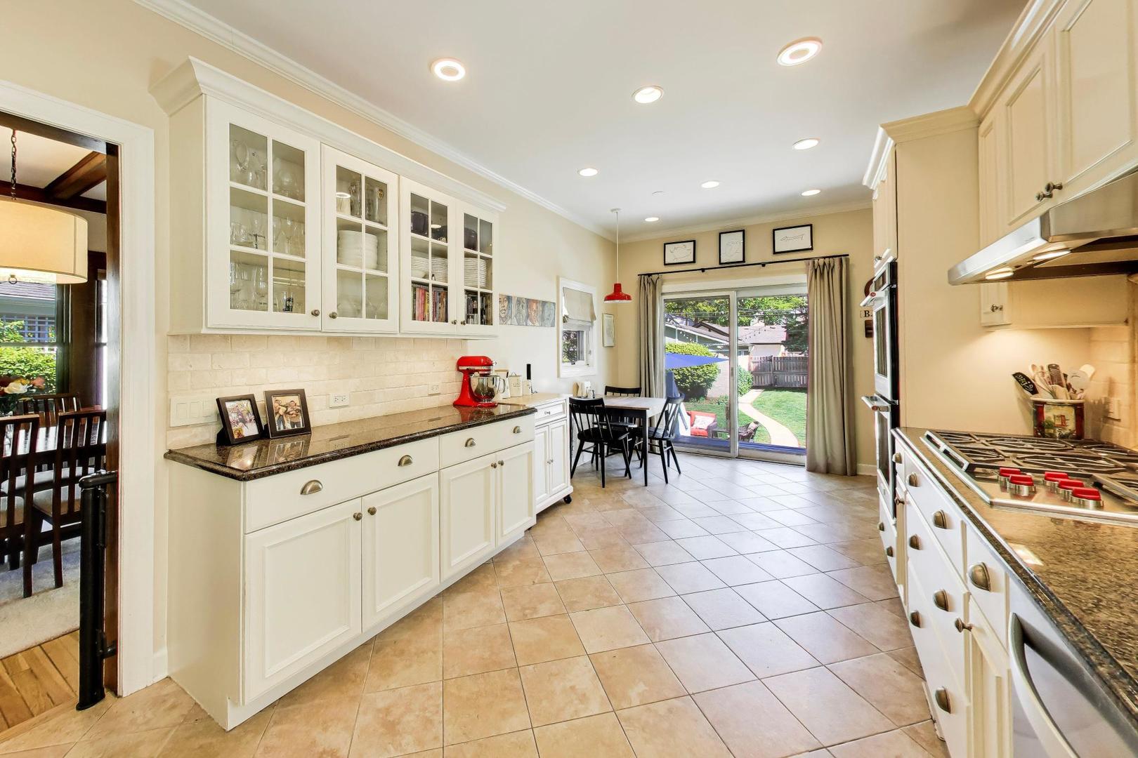 526 Greenleaf Avenue Wilmette, IL 60091 - Photo 11 of 43