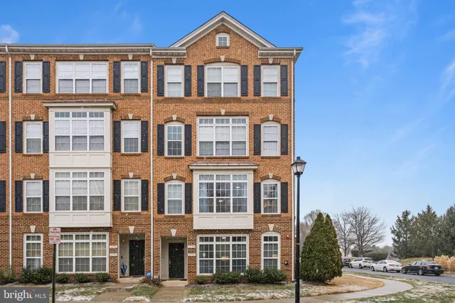 $515,000 | 22786 Ferncrest Terrace, Brambleton, VA 20148