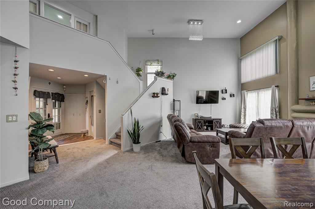 6255 Celeste Road West Bloomfield, MI 48322 - Photo 6 of 50