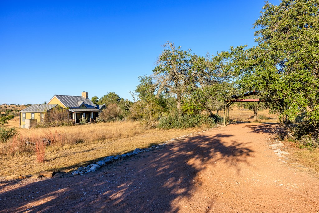 312 Cut-Off Road Fredericksburg, TX 78624 - Photo 42 of 61 Gallery Image 42