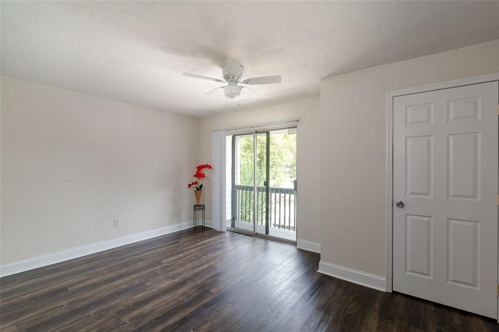 3555 Southwest 20th Avenue, Unit 11 Gainesville, FL 32607 - Photo 4 of 15