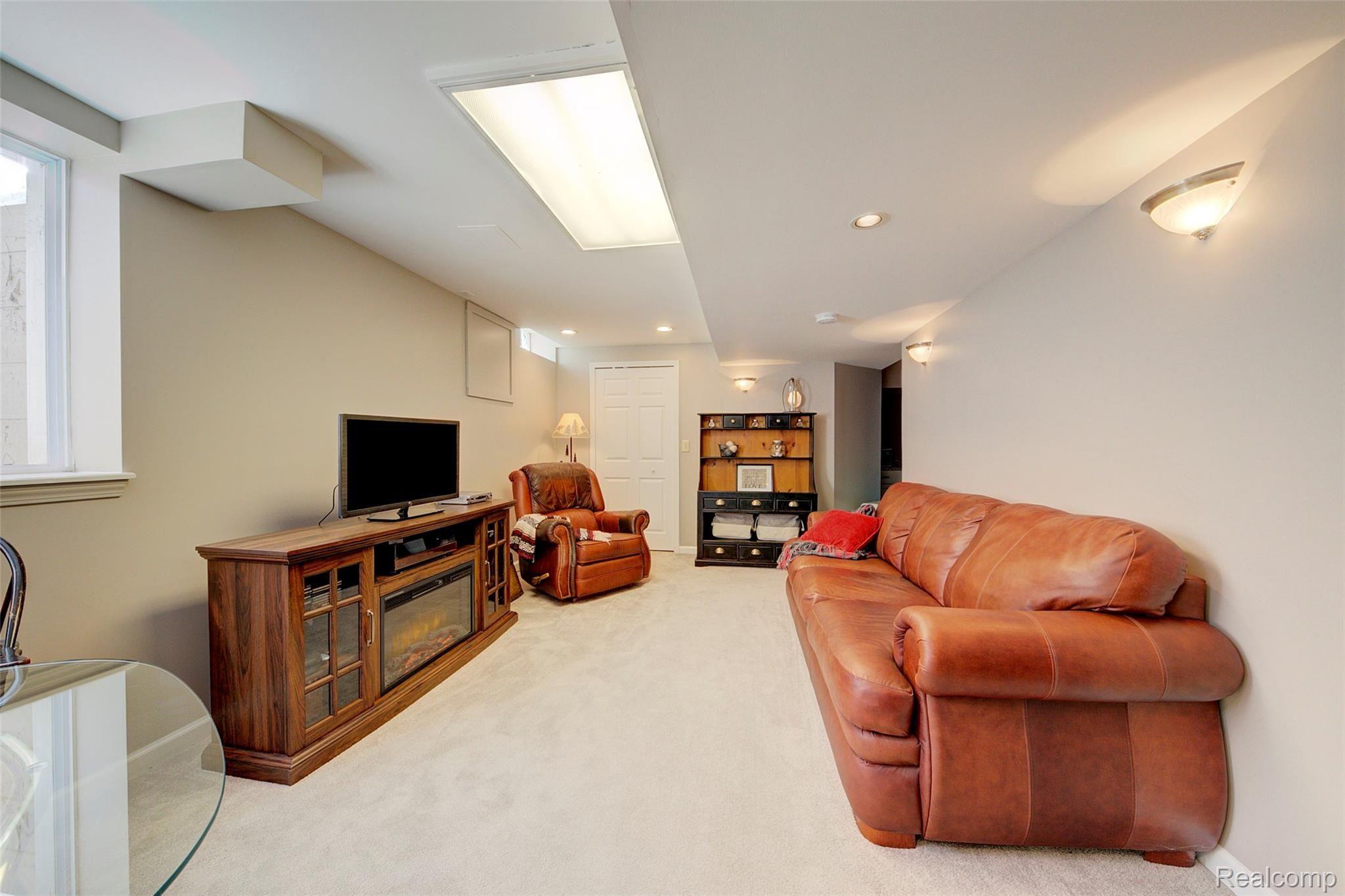 44501 Ridgefield Road Canton, MI 48188 - Photo 39 of 66 39 Finished Basement.jpg