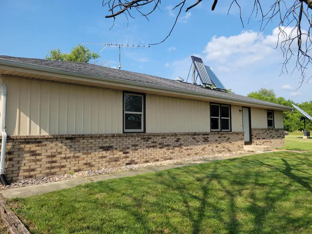 $1,600 | 205 Sharon Street, Unit A, Darien, WI 53114