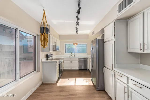 $599,500 | 959 East Lobster Trap Lane, Tempe, AZ 85283