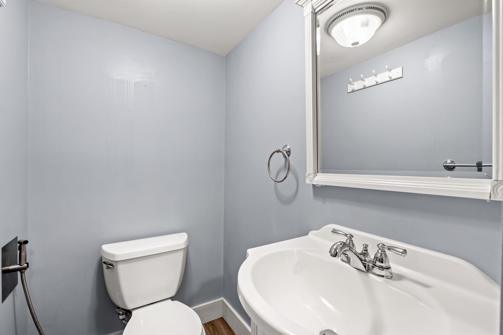 214 Maplehurst Avenue Manchester, NH 03104 - Photo 25 of 58