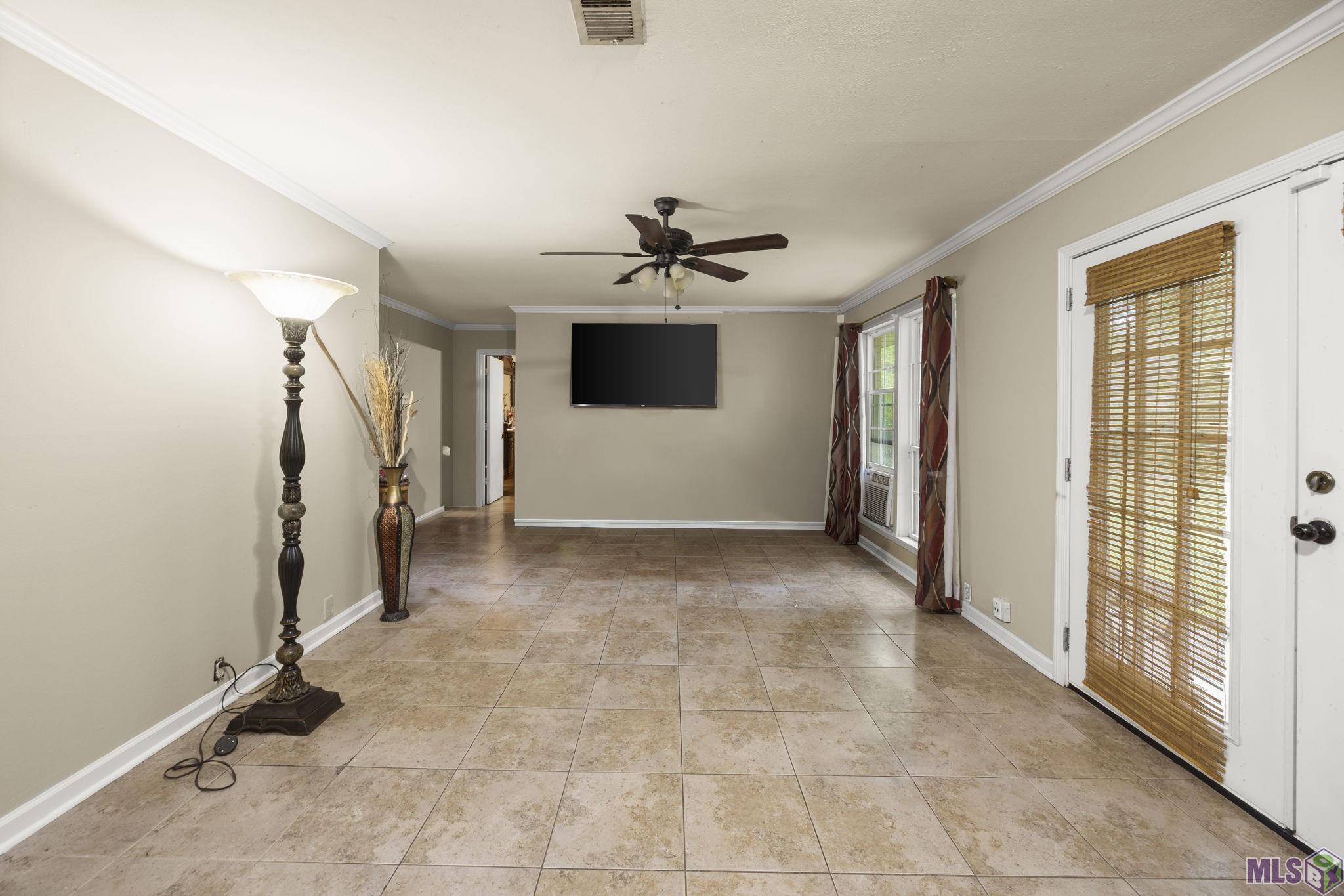 3045 Courtland Circle Baton Rouge, LA 70814 - Photo 3 of 8