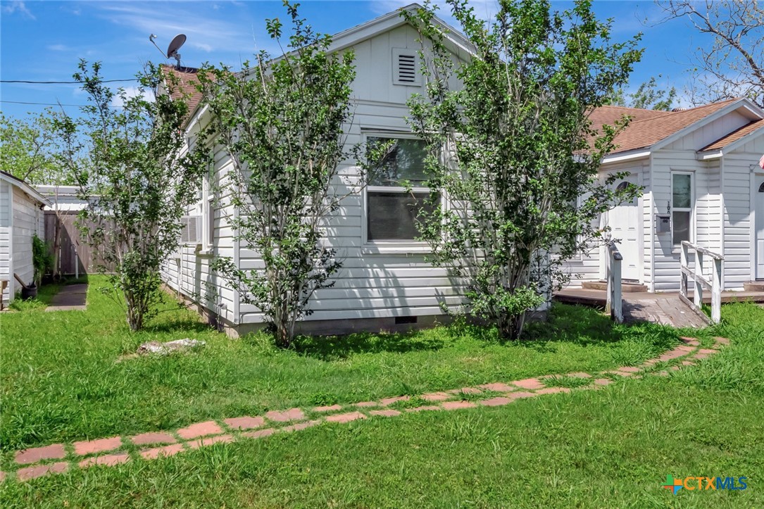 1005 Mac Arthur Street Victoria, TX 77901 - Photo 3 of 38