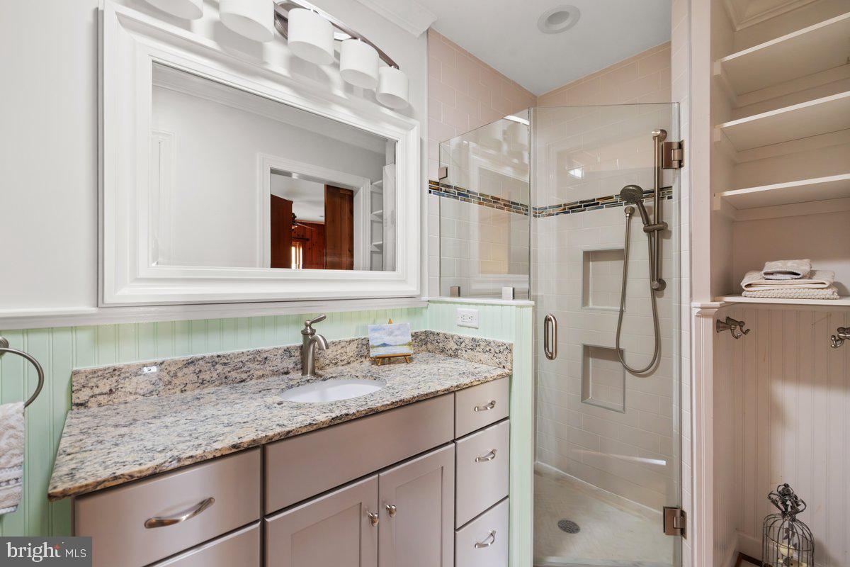 1494 Bennys Beach Road Front Royal, VA 22630 - Photo 23 of 53 Main level full bath