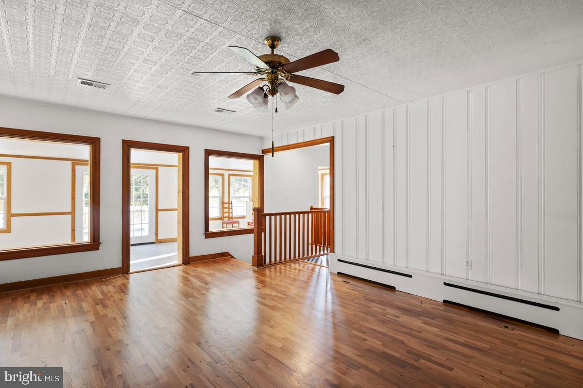 1494 Bennys Beach Road Front Royal, VA 22630 - Photo 7 of 53 Living Room
