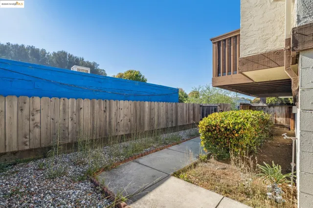 $668,000 | 518 Kains Avenue, Unit 103, Albany, CA 94706