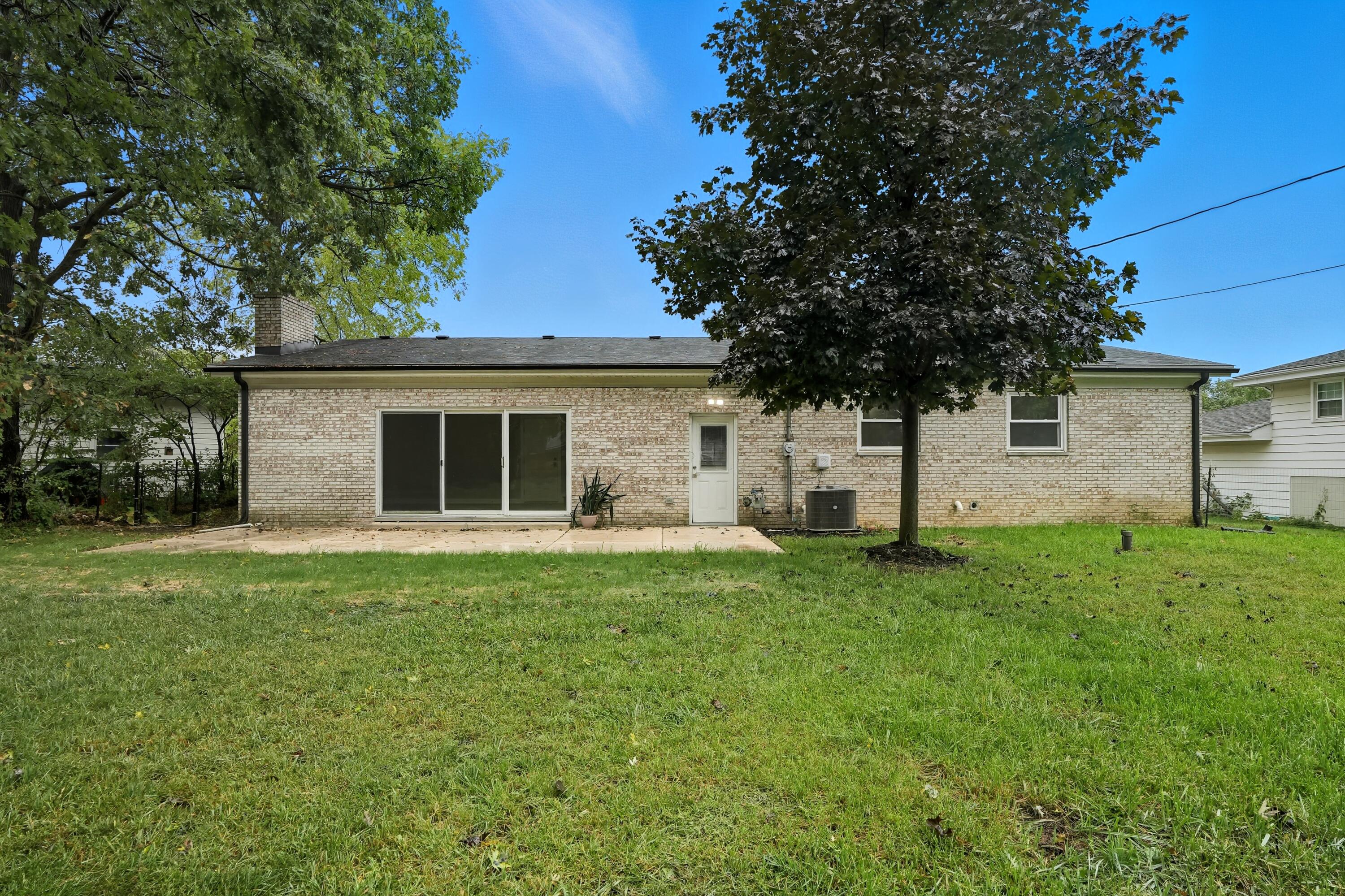 7430 West 84th Place Crown Point, IN 46307 - Photo 3 of 31 3000x1999