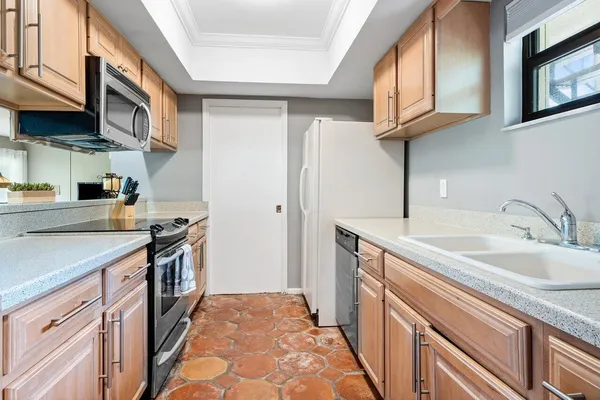 $1,950 | 11863 Wimbledon Circle, Unit 406, Wellington, FL 33414