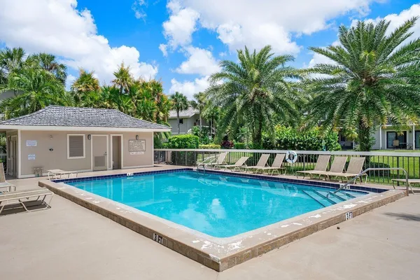 $1,950 | 11863 Wimbledon Circle, Unit 406, Wellington, FL 33414