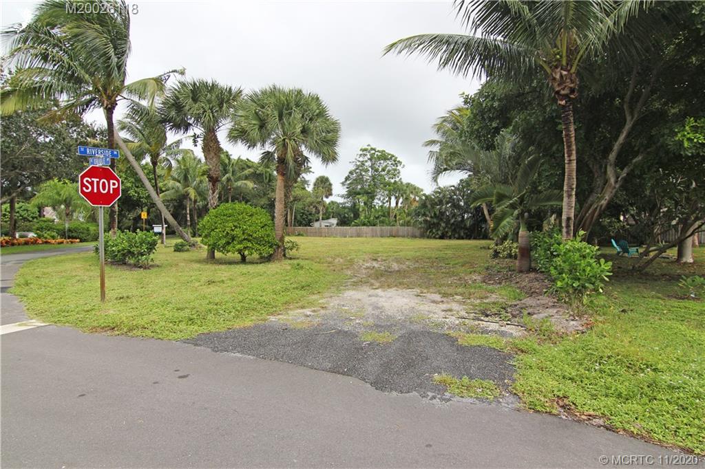 1438 Southeast Riverside Drive Stuart, FL 34996 - Photo 13 of 19 Gallery Image 13
