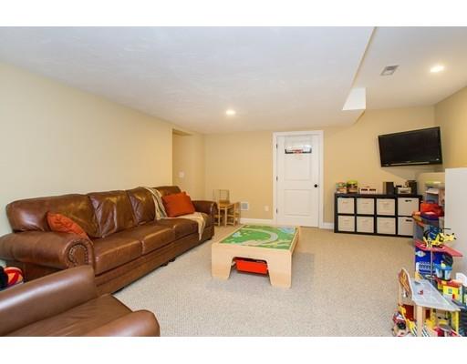 4 Hillcrest Road Medfield, MA 02052 - Photo 33 of 42 Gallery Image 33