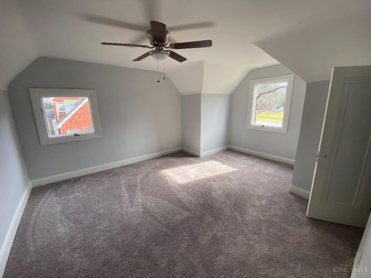 1012 West Galbraith Road Cincinnati, OH 45231 - Photo 14 of 16 Gallery Image 14
