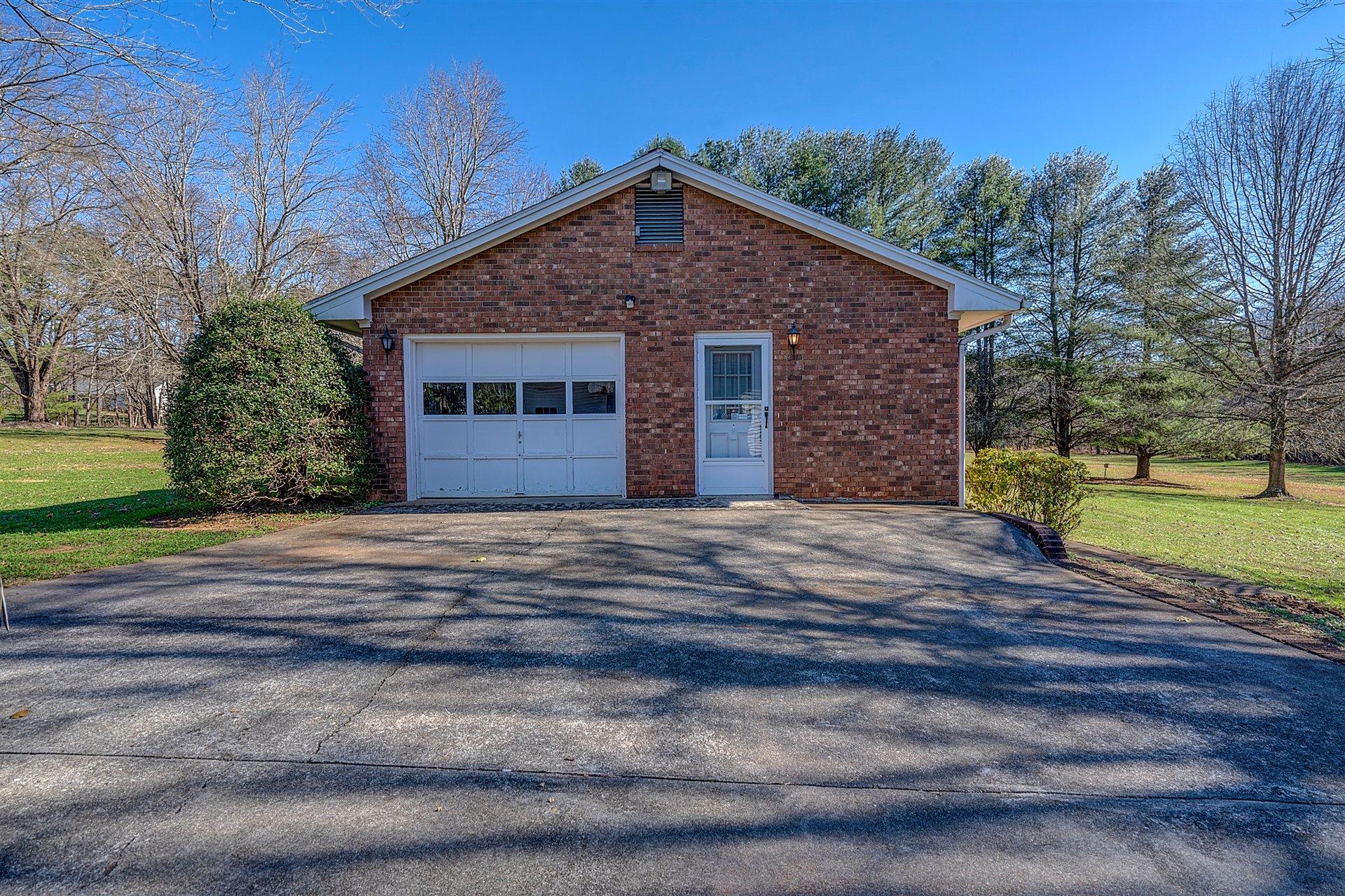 374 Claybrook Road Rocky Mount, VA 24151 - Photo 27 of 35 29-DSC00466_67_68_69_70