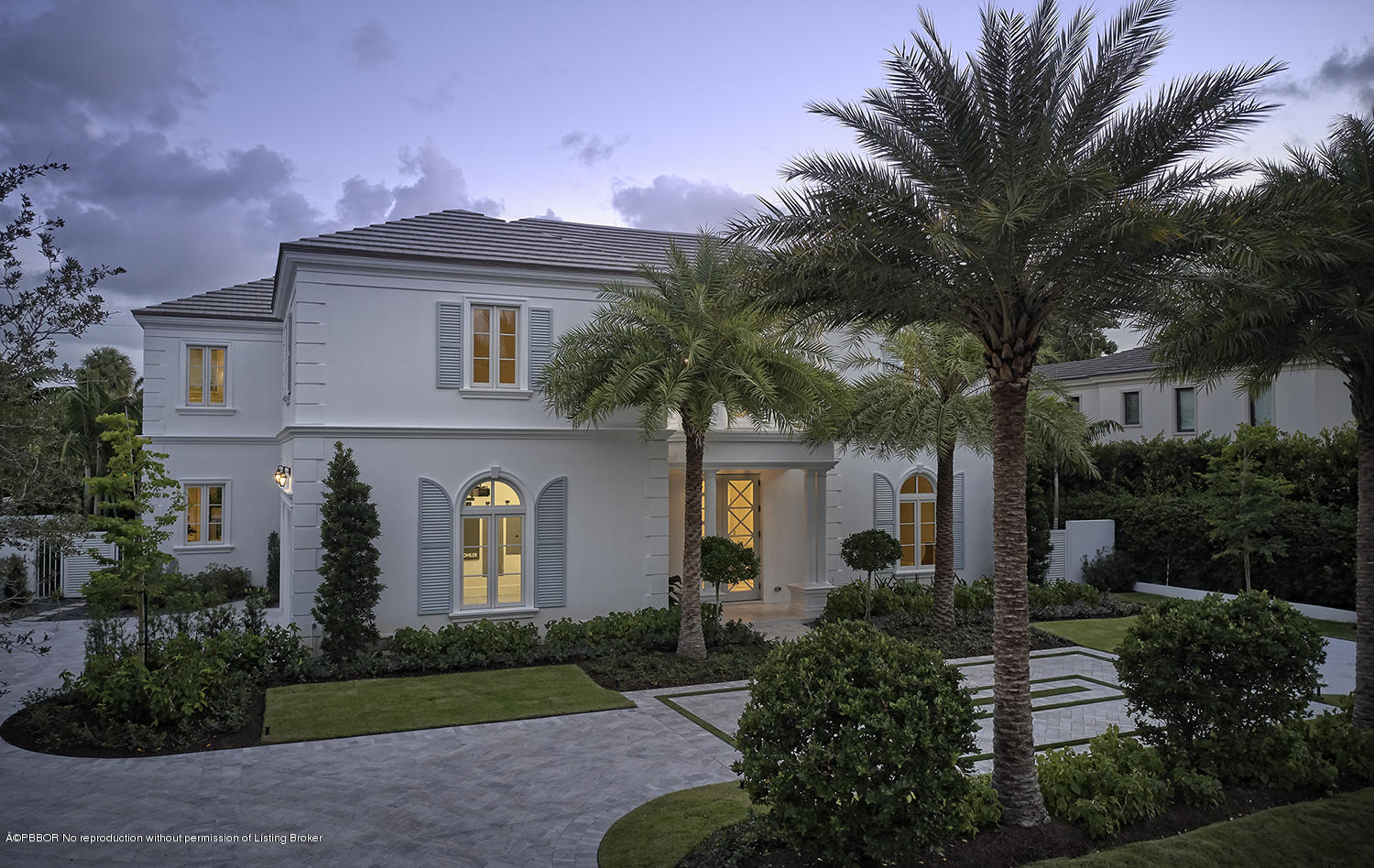 140 Kings Road Palm Beach, FL 33480 - Photo 39 of 42 a front view of a house with garden