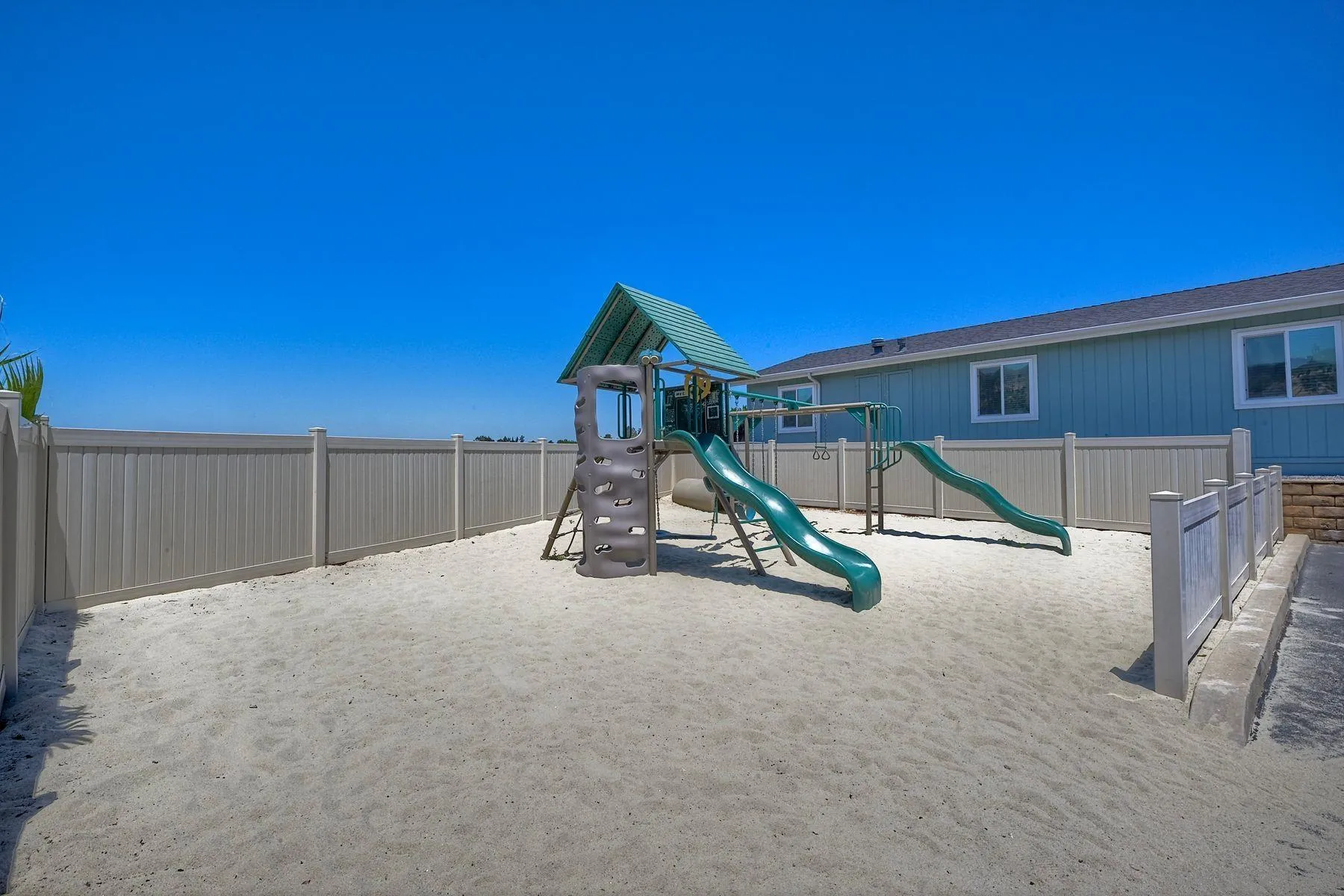 15935 Spring Oaks Road, Unit 172 El Cajon, CA 92021 - Photo 34 of 35 Gallery Image 34