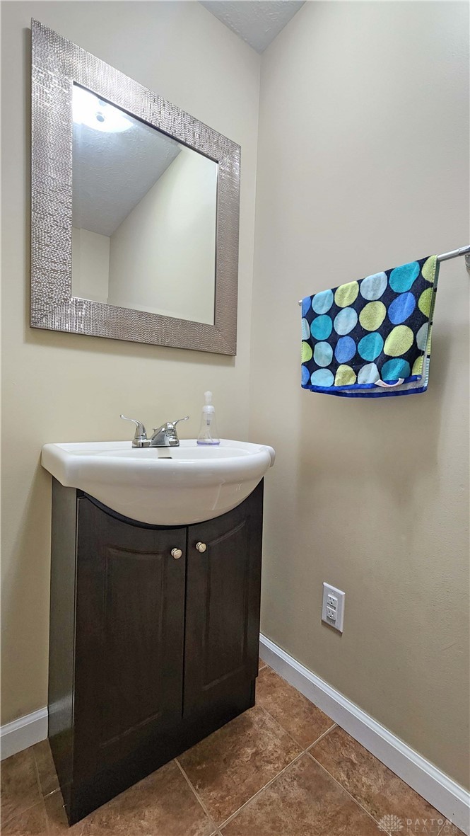 855 Quarry Road Jamestown, OH 45335 - Photo 24 of 84