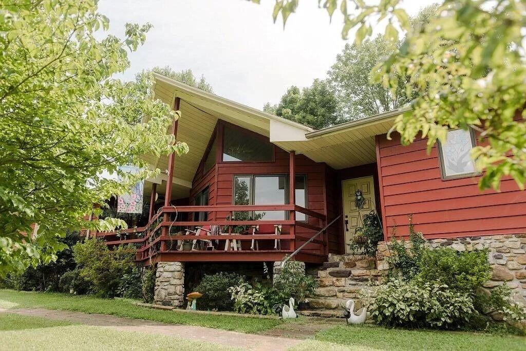 8190 Olsen Road Roanoke, VA 24019 - Photo 1 of 10 Beautiful Chalet