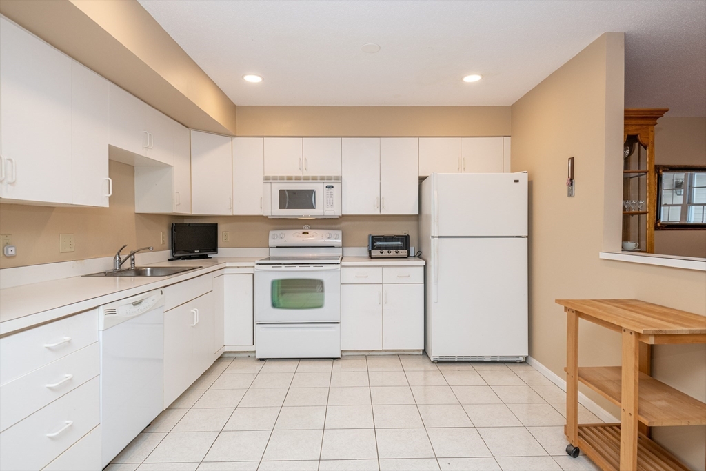 30 Weatherly Drive, Unit 30 Salem, MA 01970 - Photo 16 of 42