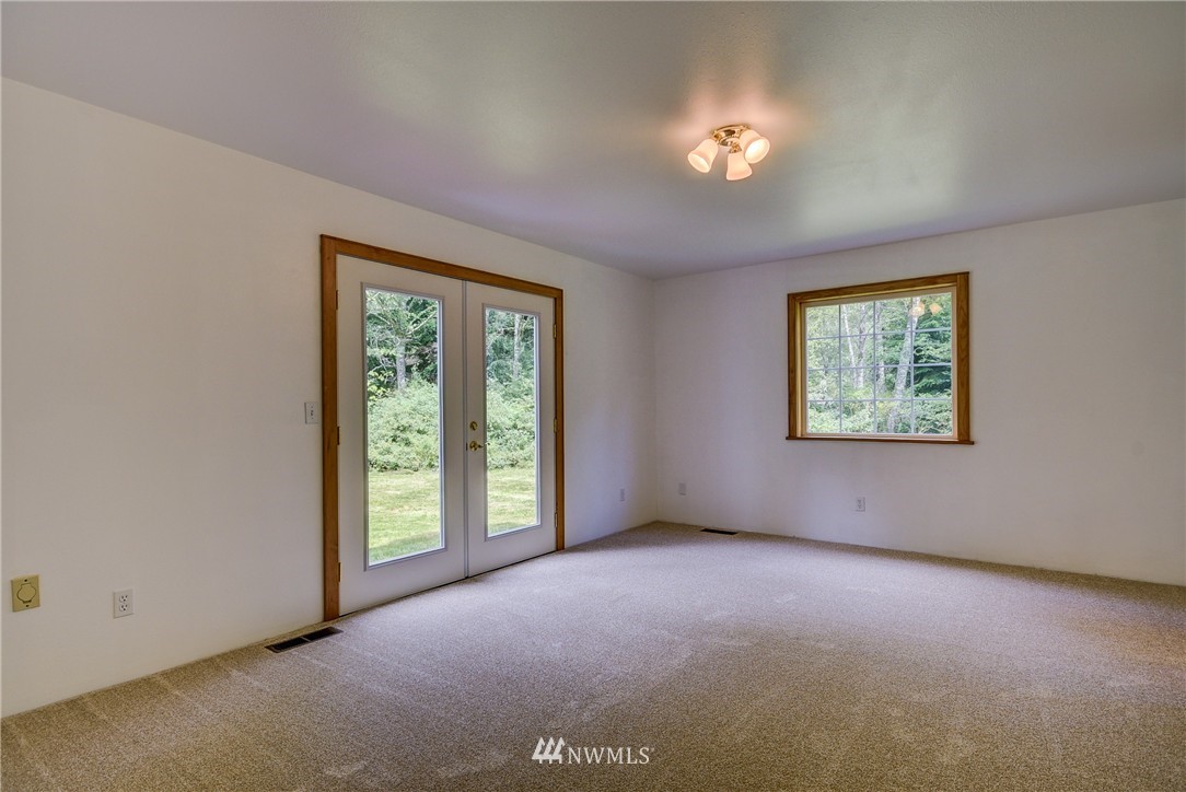 1055 Devries Road Oak Harbor, WA 98277 - Photo 12 of 25 Gallery Image 12