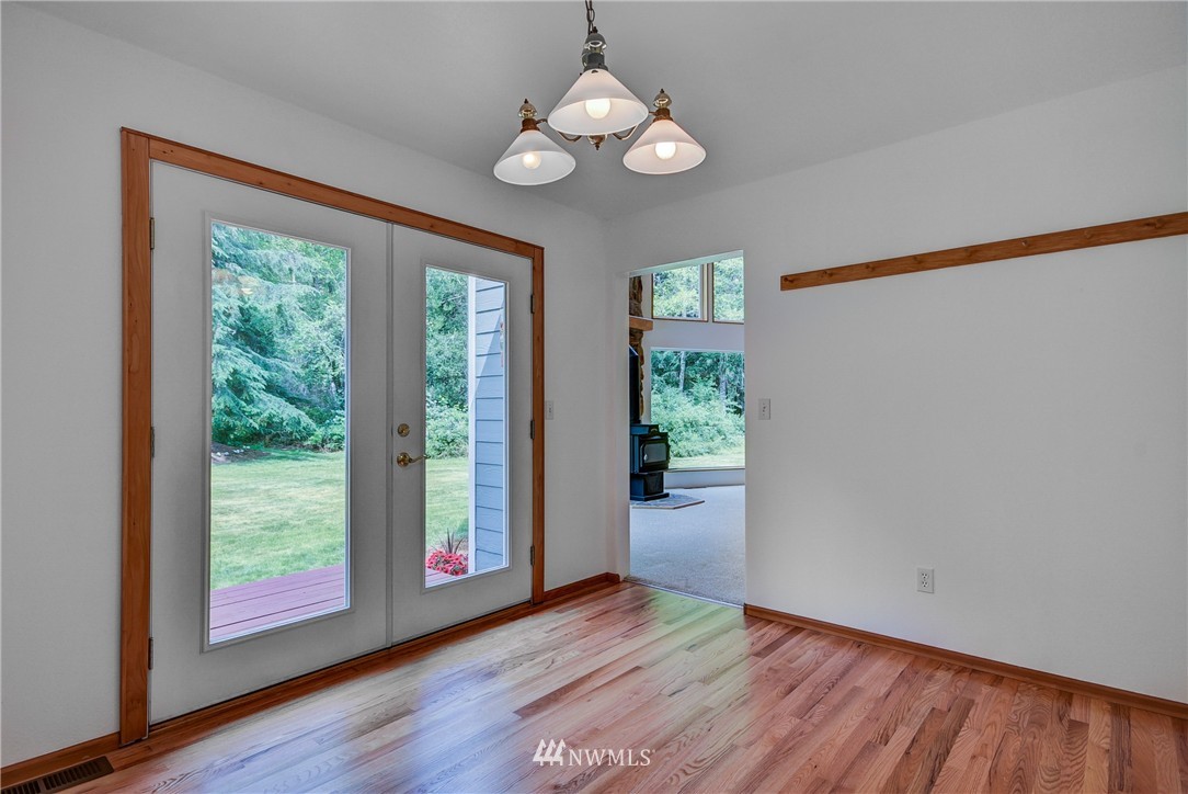 1055 Devries Road Oak Harbor, WA 98277 - Photo 5 of 25 Gallery Image 5