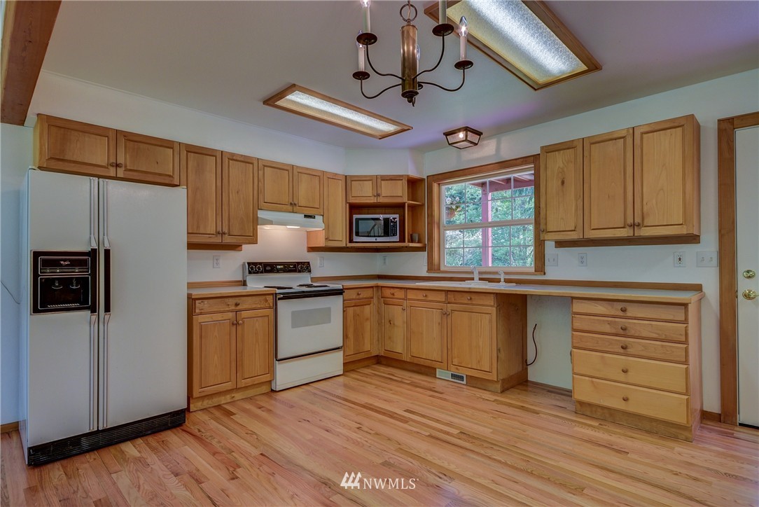 1055 Devries Road Oak Harbor, WA 98277 - Photo 8 of 25 Gallery Image 8